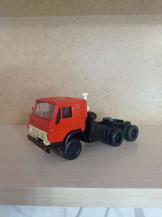 Модель КамАЗ тягач .