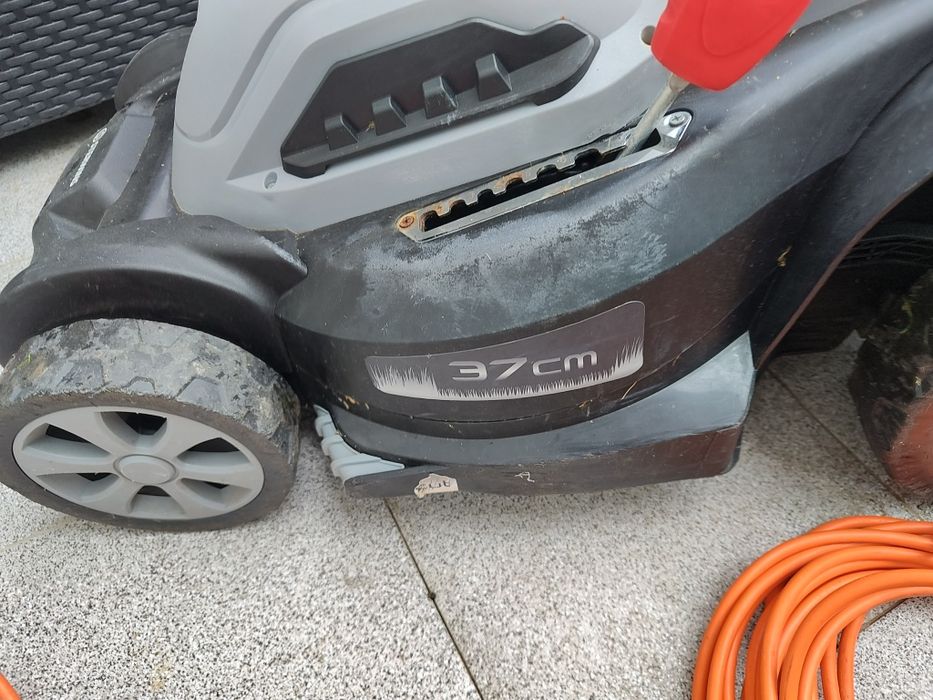 Vand masina tuns iarba electrica Sterwins 1600 W lama 37cm