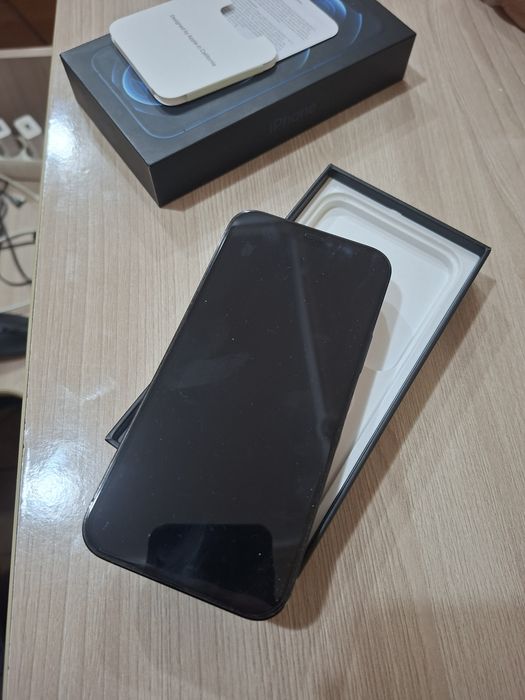Продам IPhone 12 pro