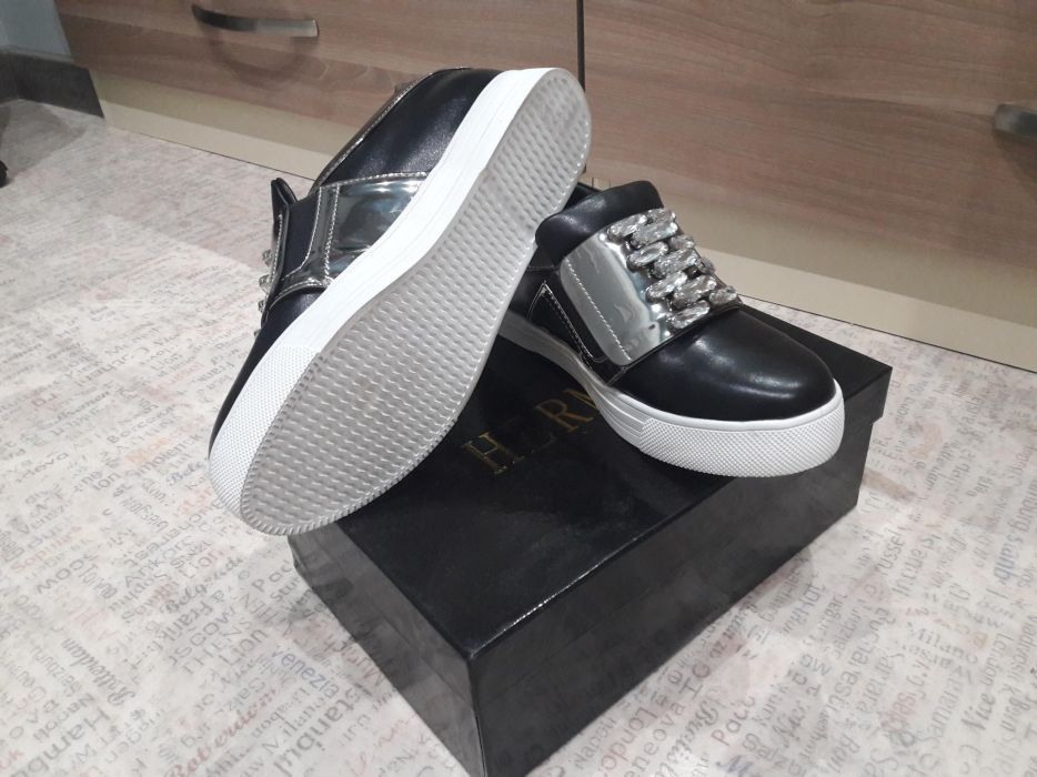 Слипоны, кеды, женская обувь