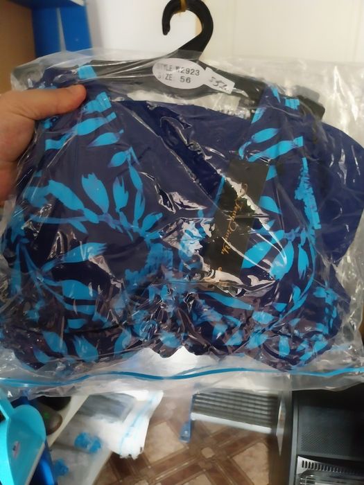 Vand costume de baie