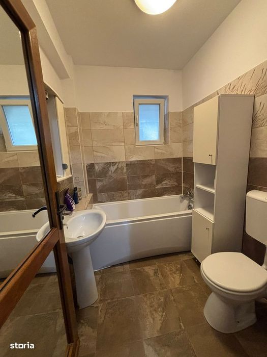 Proprietar vând apartament 2 camere cu curte proprie 113 mp