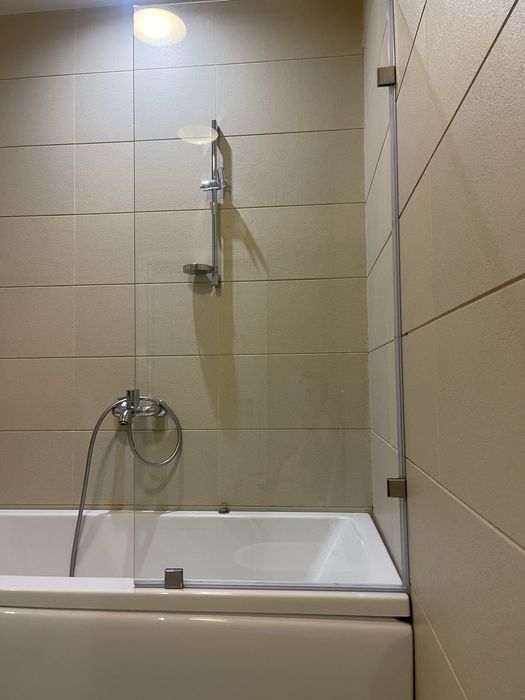 Продам акриловую ванну