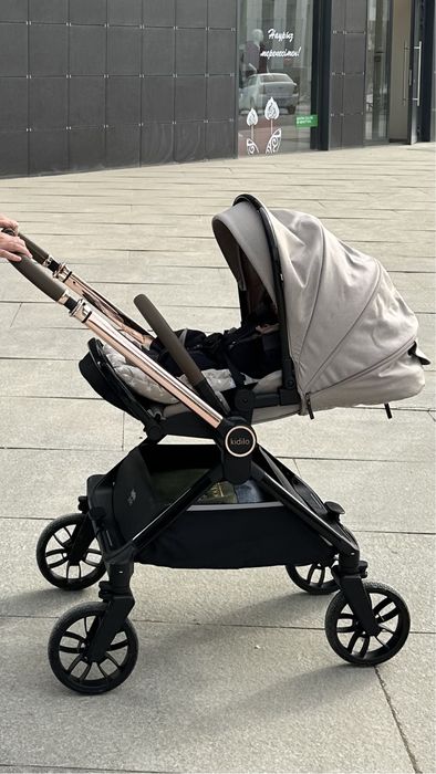 Коляска в хорошем состоянии