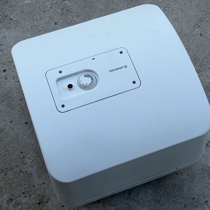 Ariston 30L бойлер, водонагреватель