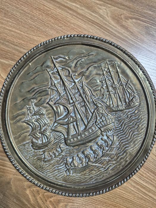 винтидж месингови релефни стенна чинии "Jenny Jones".