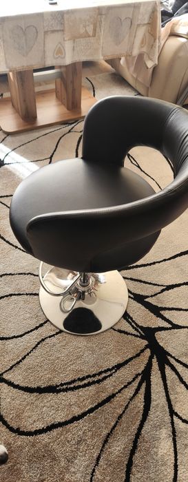 Регулируем бар стол