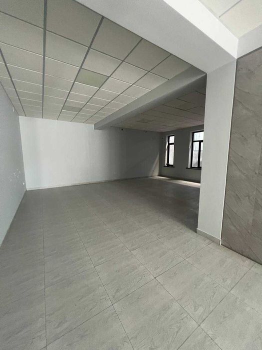 Ibn Sino mavzesida sotuvga bino, birinchi liniya, 42 metr fasad