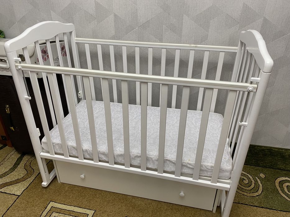 Продам детскую кроватку