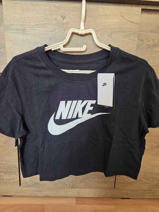 Оригинална дамска тейниска Nike