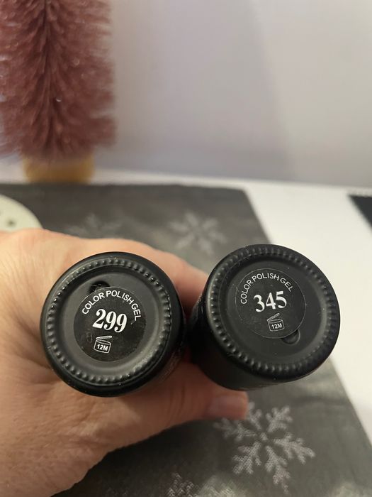 Vând Gel unghii semi.2 buc.