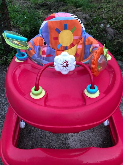 Продавам детски паяк и столче