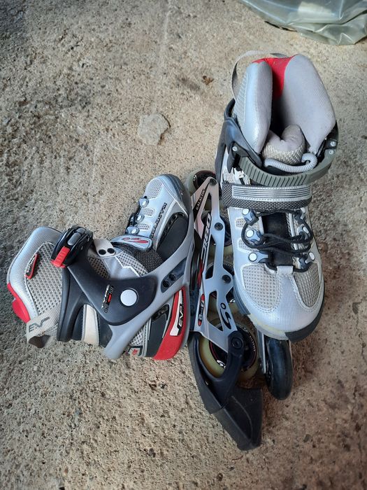 Продавам ролири 40 ти номер