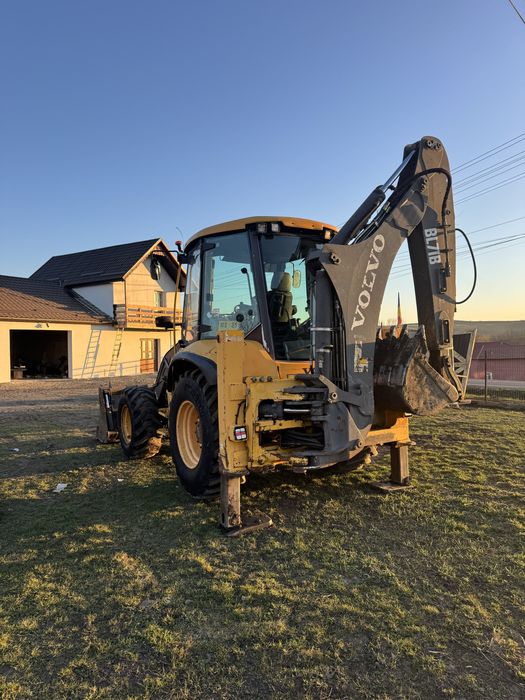 Execut lucrari cu buldoexcavator ,miniexcavator , midiexcavator