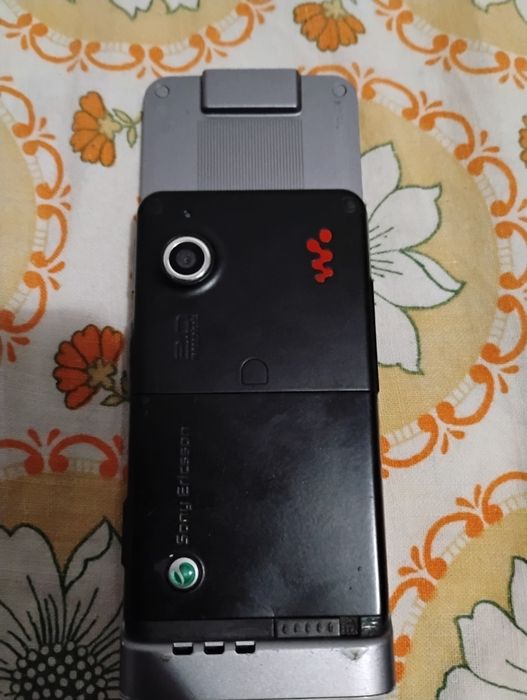 Vând Sony Ericsson W910i