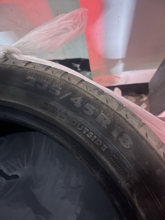 Продам резину 235/45/18