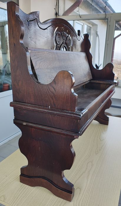 Bancuta lemn masiv cu ladita depozitare, veche,lucrata manual