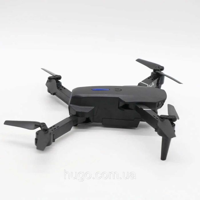 Дрон квадрокоптер e88