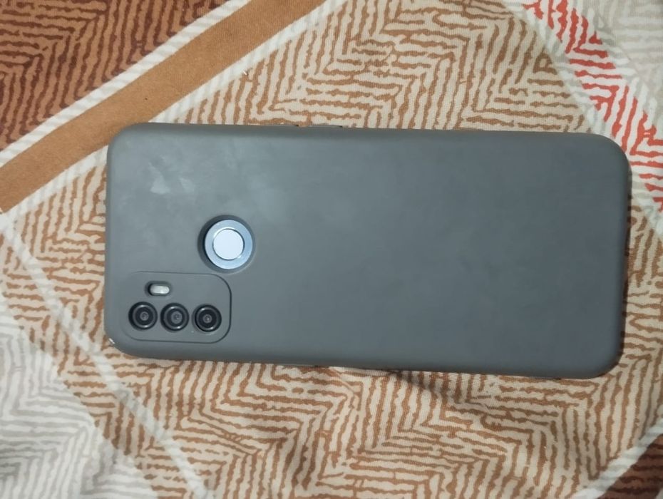 продам телефоны самсунг А50 и оппо а 53