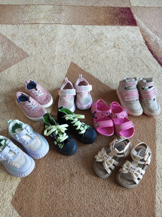 Вещи и обувь на девочку 2-4 года.