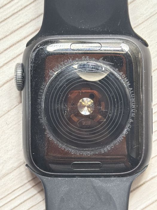 срочно Продам Apple Watch SE