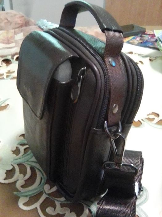 Продавам чисто нова мъжка чанта естествена кожа 65 лв.