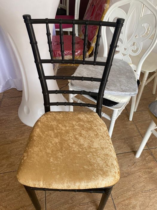 Perne chiavari, pernute decorative, perne scaune evenimente