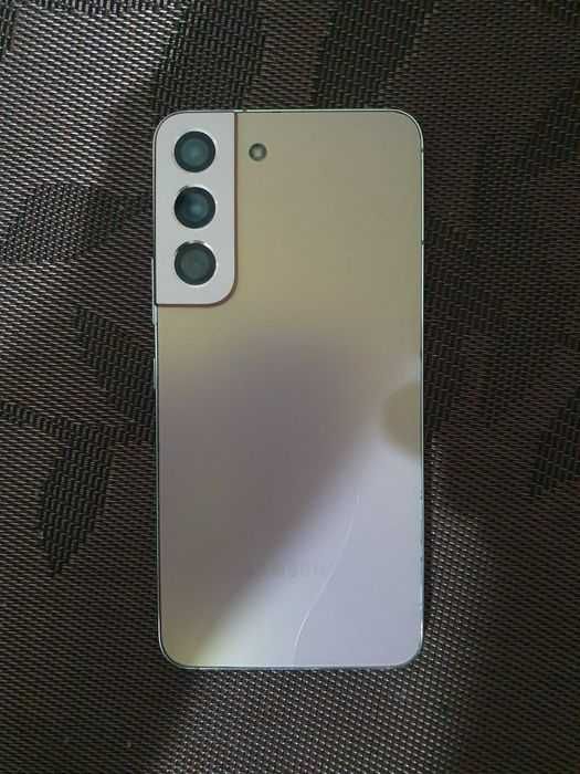 Продам телефон Samsung S22!