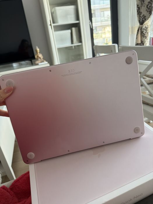 Vând Apple MacBook Neo