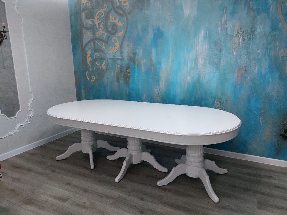 Продам стол обеденный