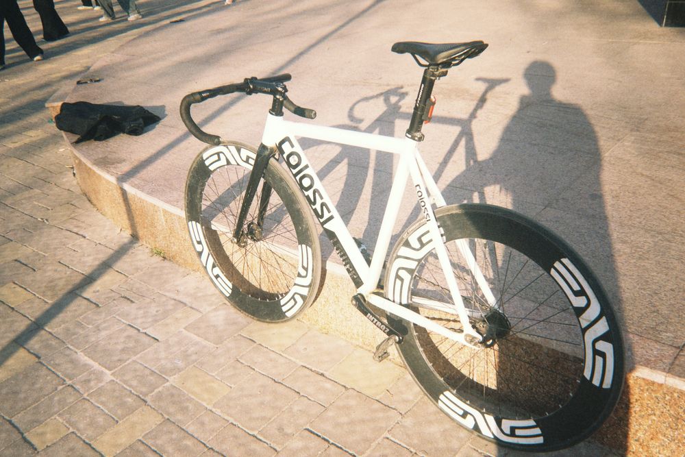Colossi fixed gear