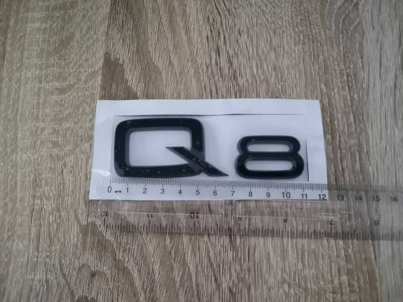 черна емблема Audi Q8