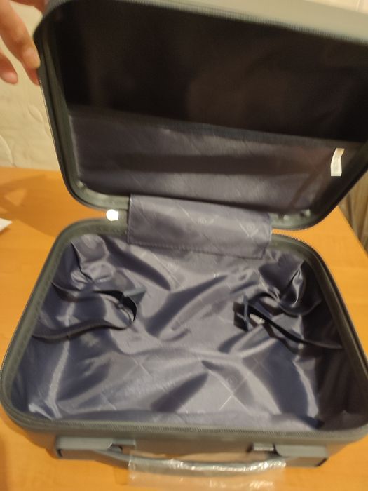 ,Кейс дорожный женский