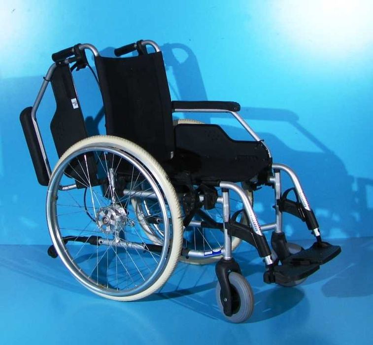 Scaun cu rotile invalizi Meyra - latime sezut 40 cm
