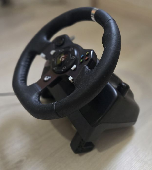 Игровой руль Logitech G920 Driving Force