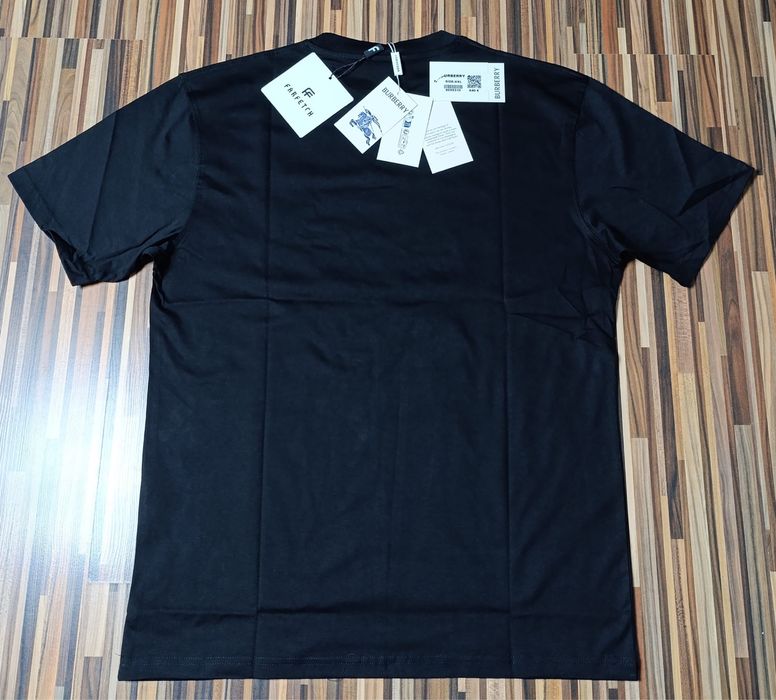 Vand tricou nou de barbati Burberry