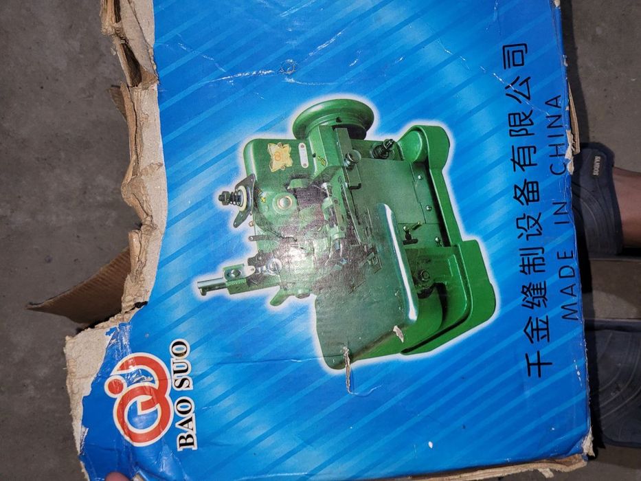 Averlok tikuv mashinasi 
Ishlashi Alo dkuarajada 
3 ta ip ketadi 
Chok