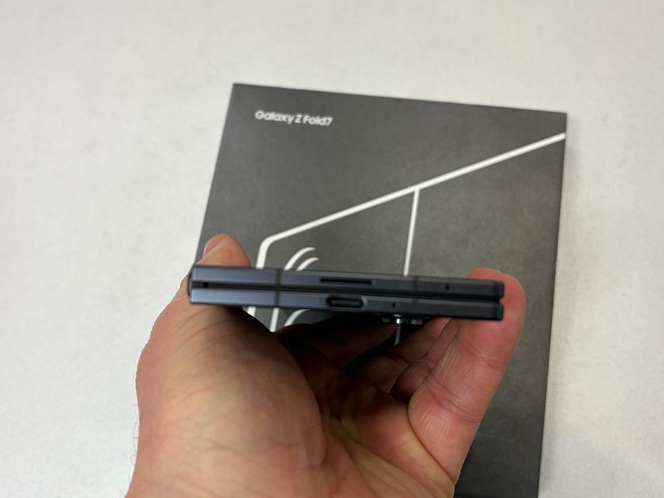Samsung Galaxy Z Fold 7, 256 gb, 12 gb ram, JetBlack, la cutie