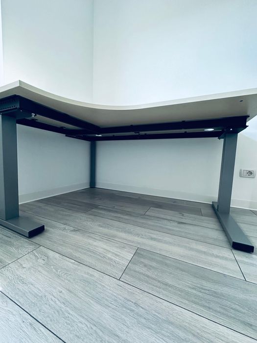 Vand birou in forma de L