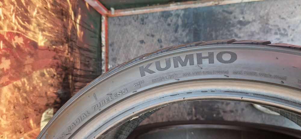 2 Anvelope ca noi Kumho 235 35 R19 M+S