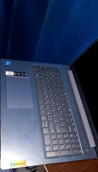 Lenovo ноутбук сотилади