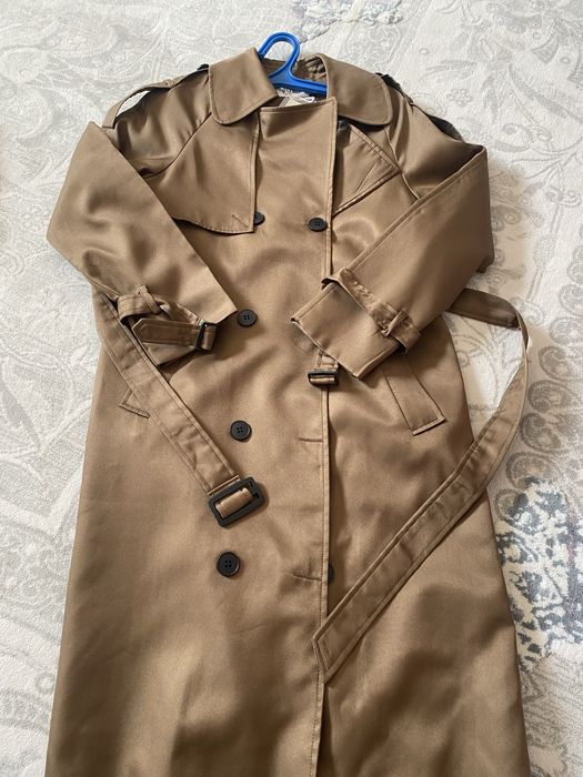 Плащ коричневый новый
