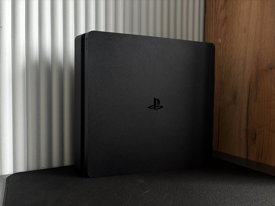 Playstation 4 slim