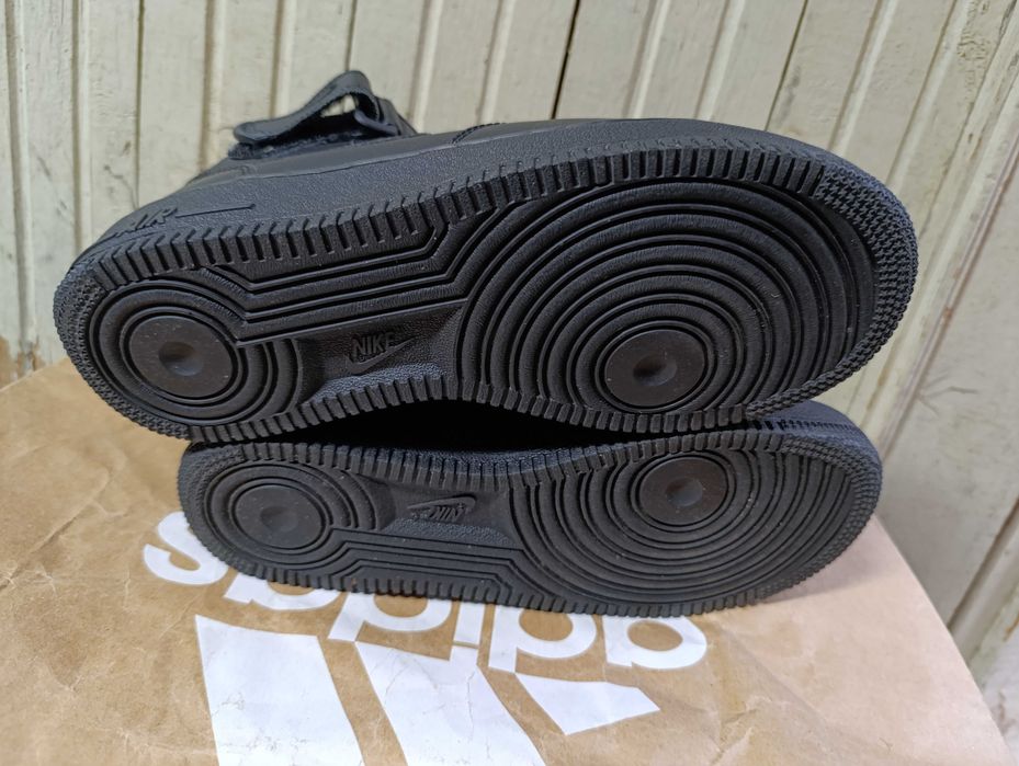 ''Nike Air Force 1 Mid Black''оригинални маратонки 38.5 номер