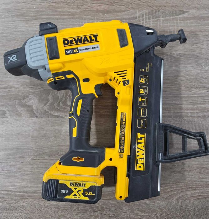 Акумулаторен такер за бетон DeWALT DCN890N