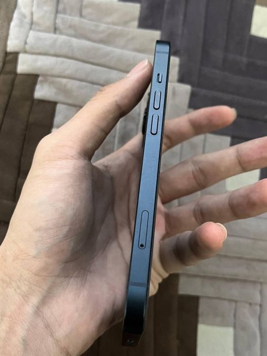 продам iphone 13