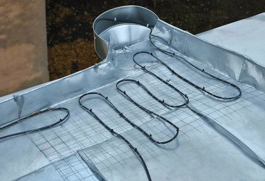 Монтаж обогрева крыш, монтаж обогрева желобов, монтаж обогрева кровли