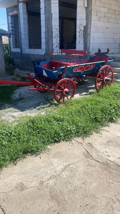 Vând căruță vopsită nouă
