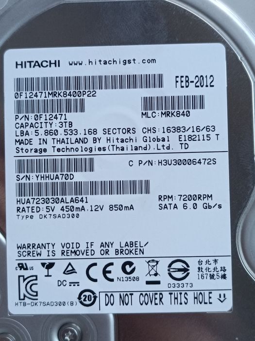 Hard discuri  de 3 TB HITACHI