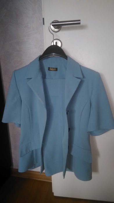 Дамски класически костюми. Качествени и българско производство.